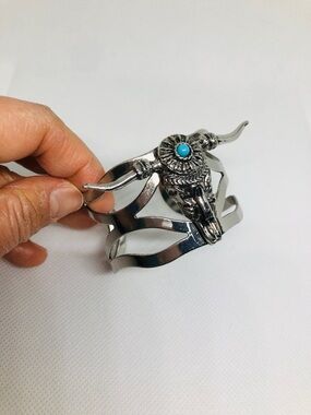 Silver tone Bull Skull Cuff Bracelet with Turquoise Accent